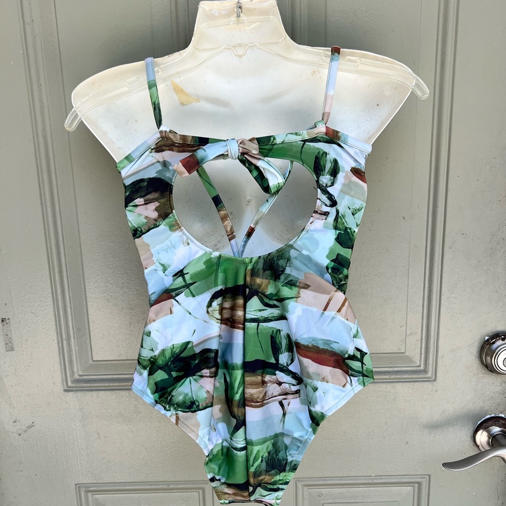 Bathing suit - Picture 2 of 3